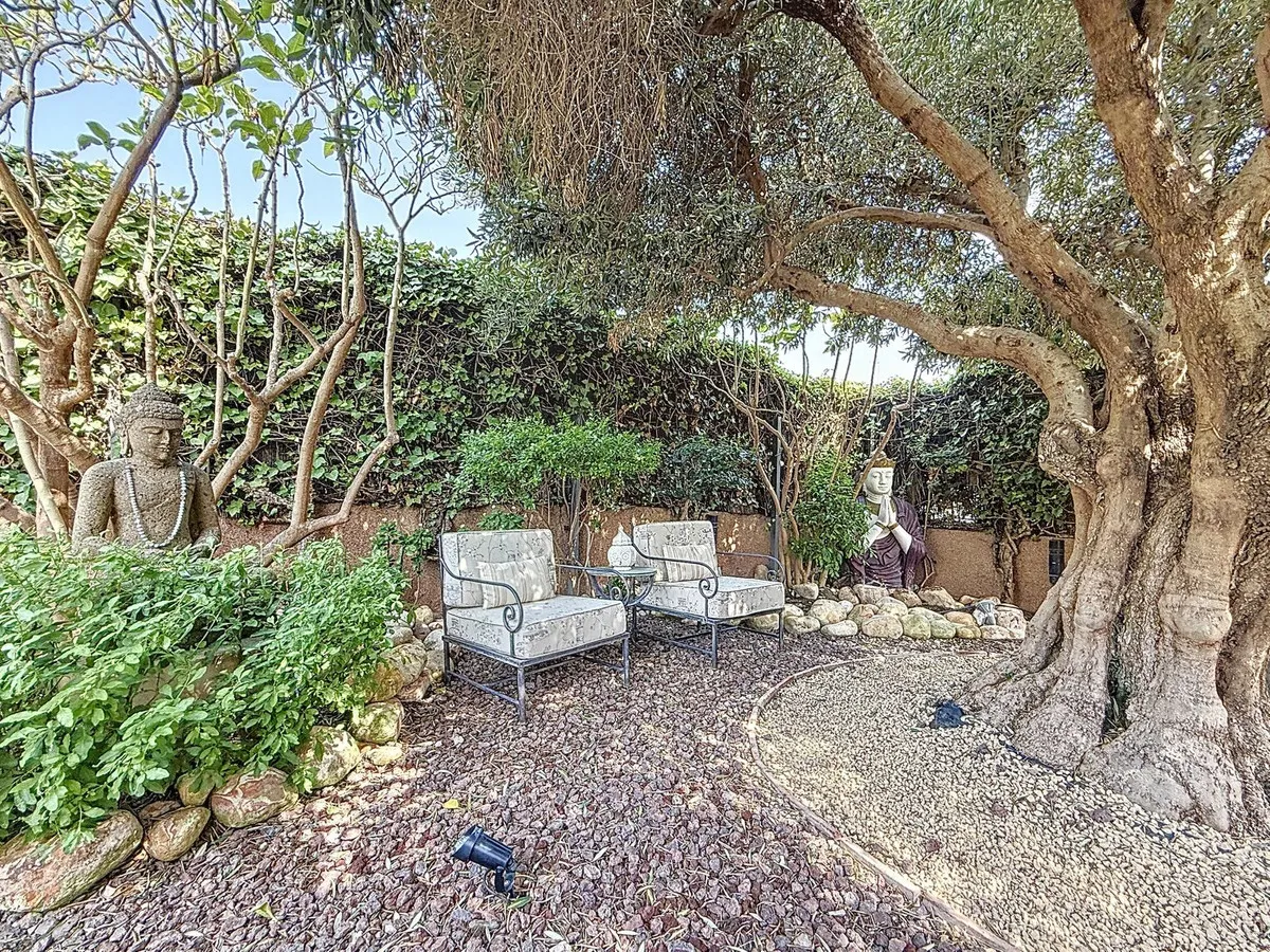 975d3e80-6fb8-4615-9c18-8f1273a7c701