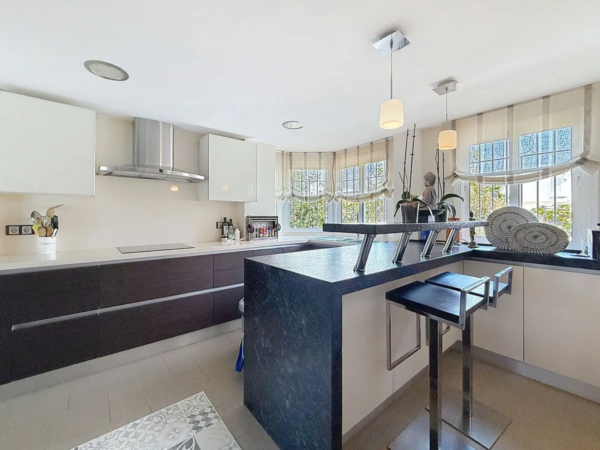 d06263f3-165a-418f-99a4-0a9032c1b2ee