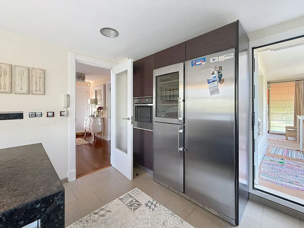 e94bce42-65df-4f17-af9e-47b7a8029363