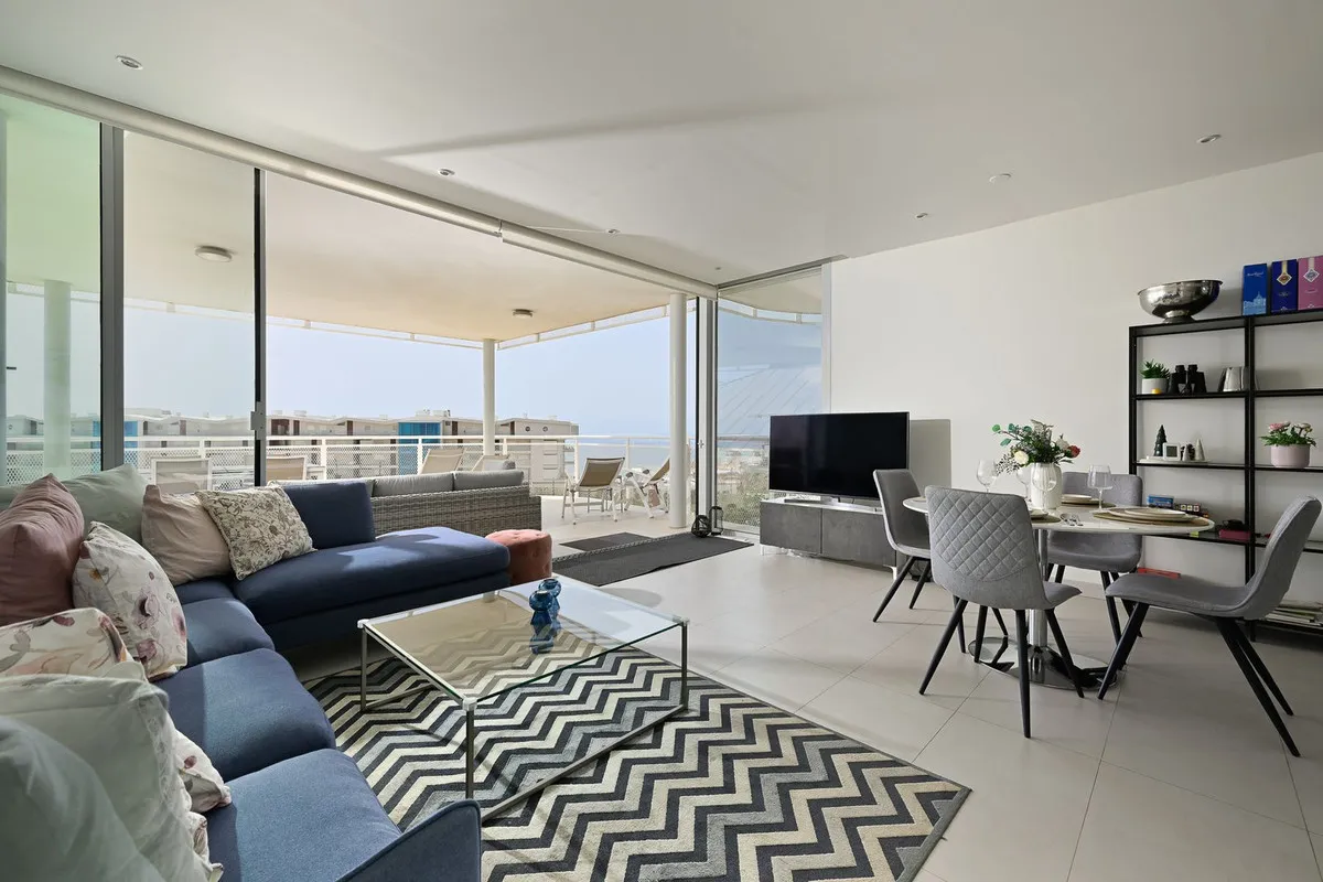 232698ee-b844-4482-8c56-6a56c715ac9e