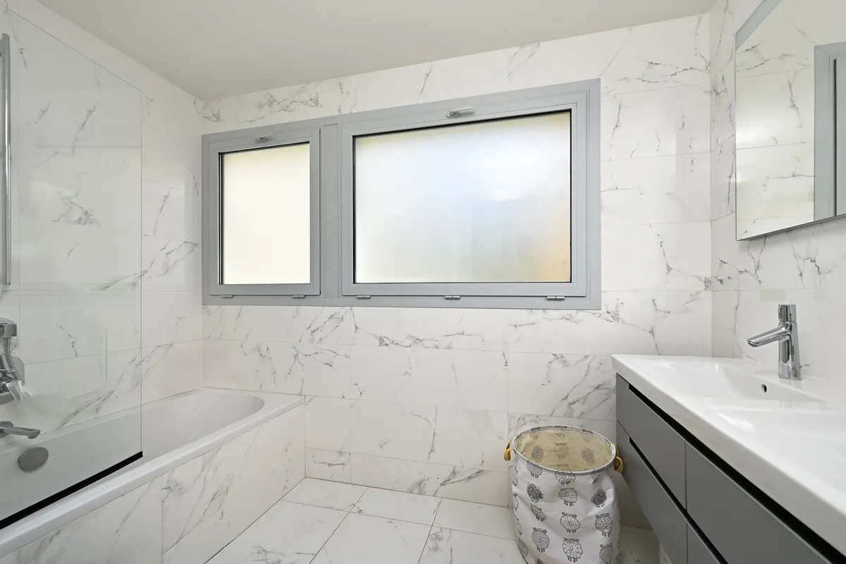 4dd31c74-e720-49d4-9e89-0ea1ab0ade04