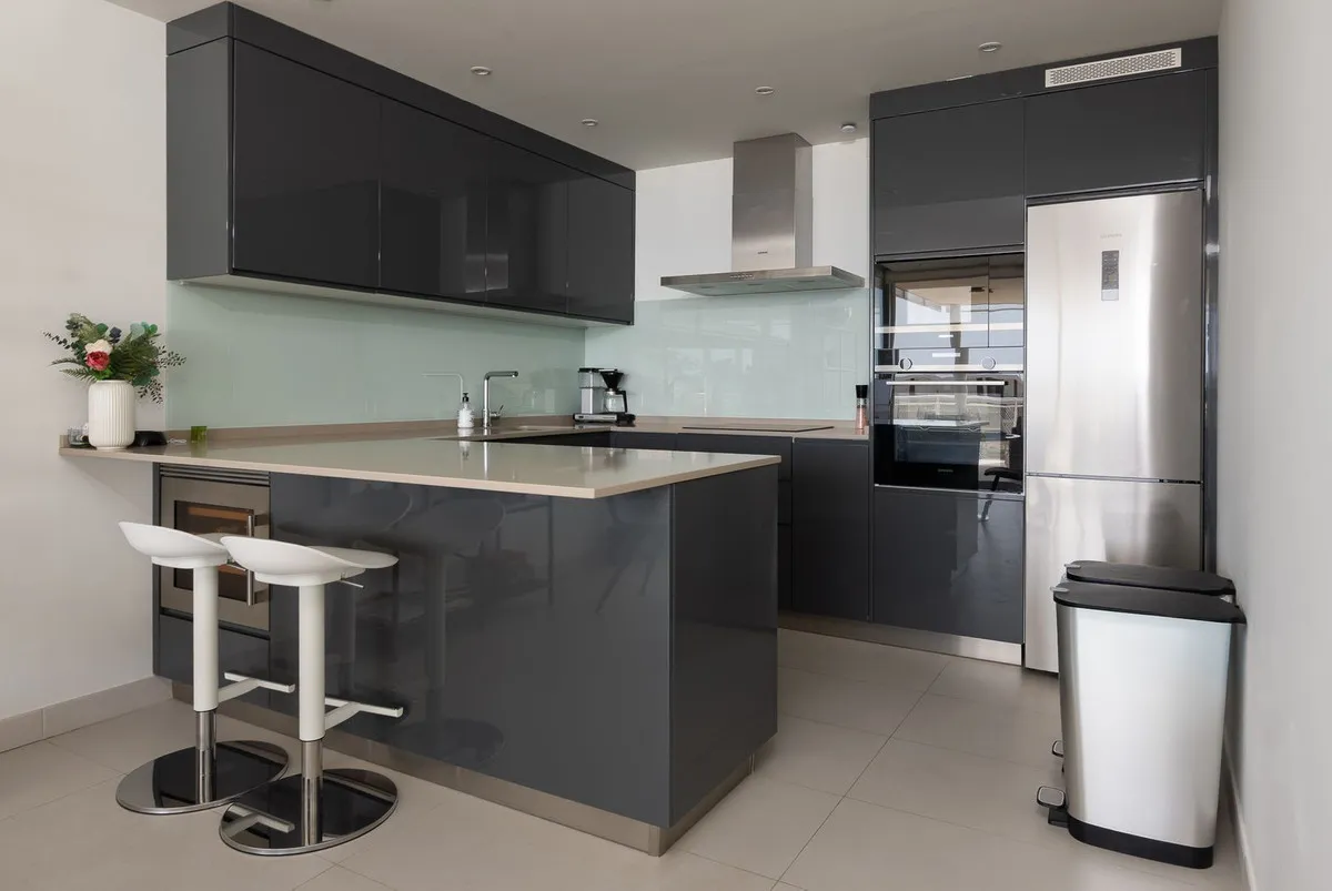 4fc8c79c-8115-4c33-a192-a5f39e1730c0