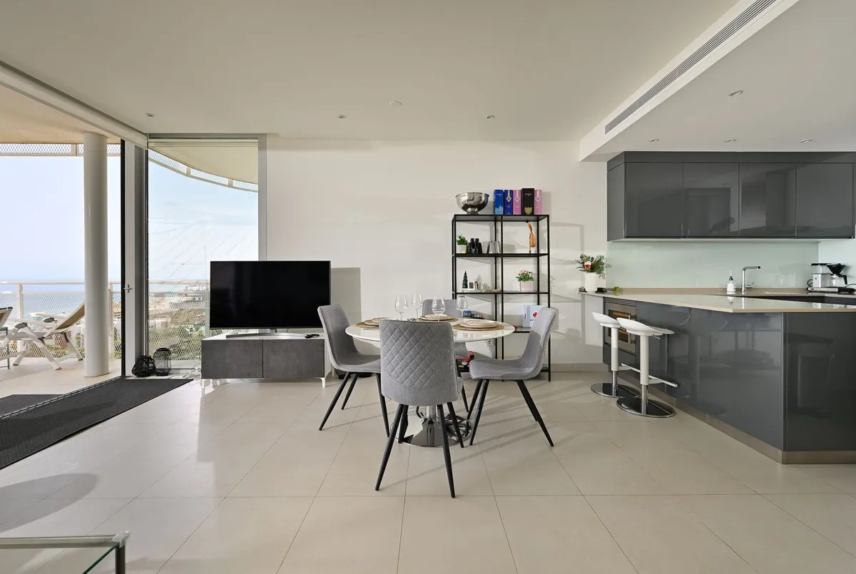 cfc85eb9-ceab-4fbd-80e6-634ddce285e1