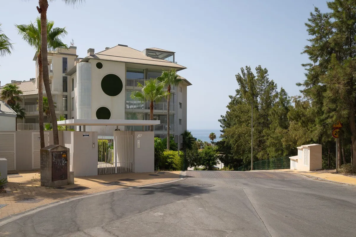 dccf5dd3-7e13-4546-9bb5-fc3a61ff55b5