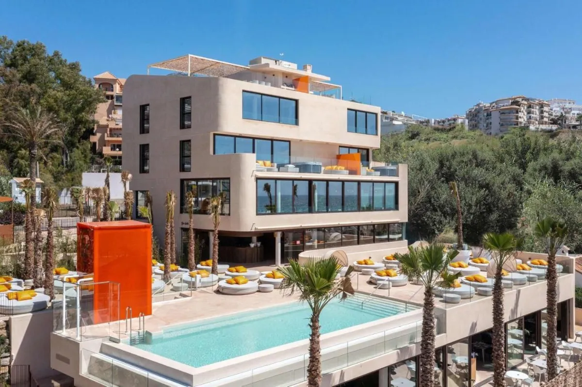 eed8d551-f1f0-4f9c-ad3b-139086a2e3e7