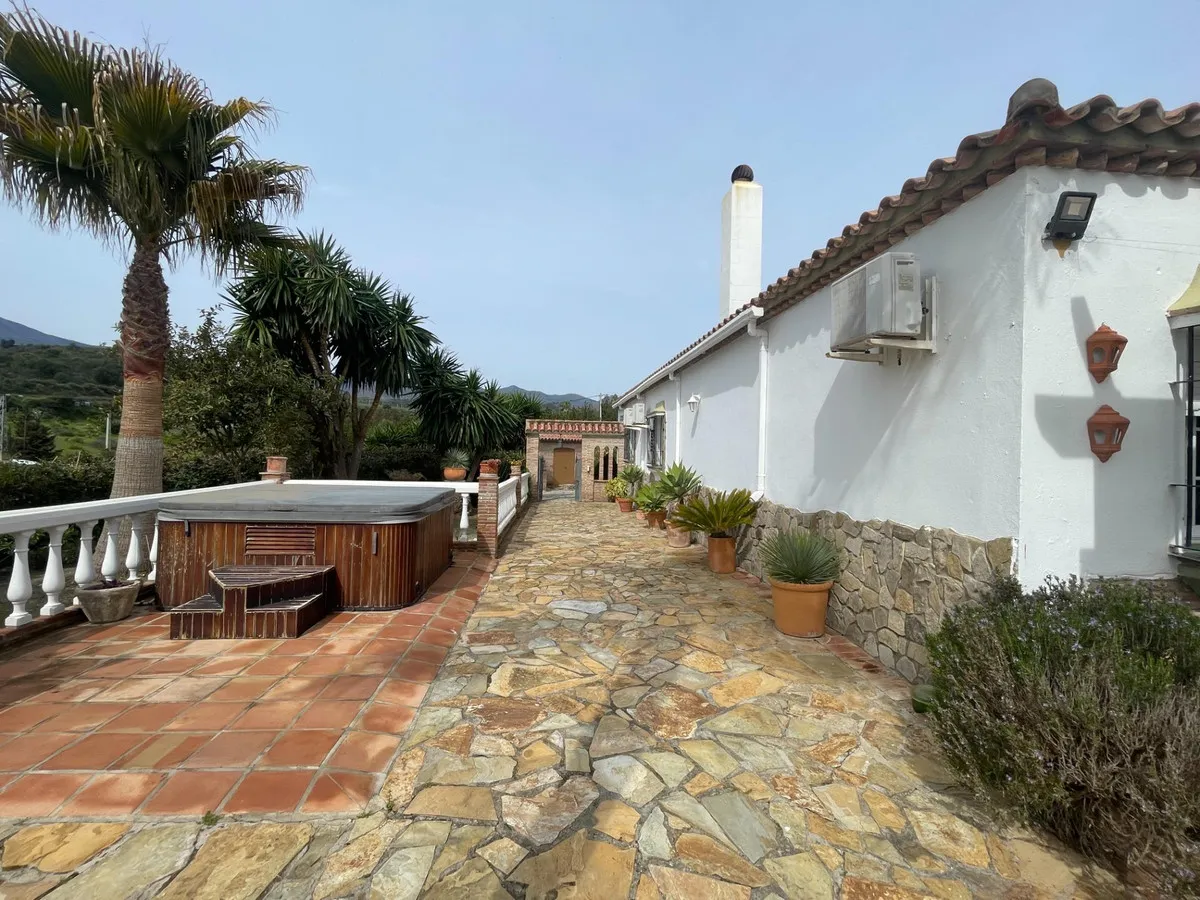 1ec146c7-a2b7-4ab0-9e91-a4b3f3bc2221