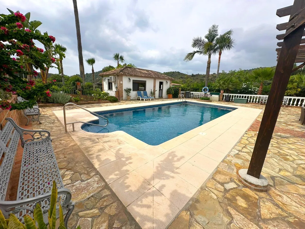 a34a2ff6-00a6-4437-953c-8a79a6da235e