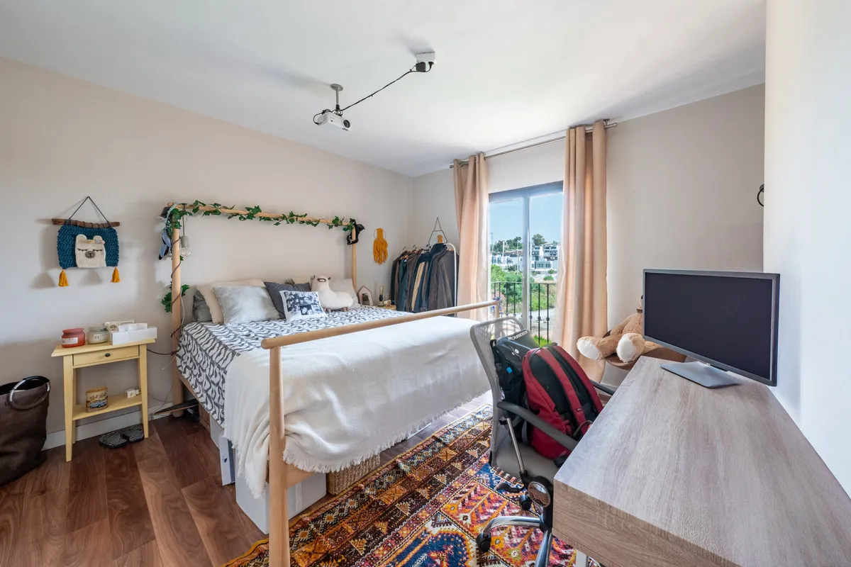 004572d8-2be4-497d-89b5-f933803df9b8