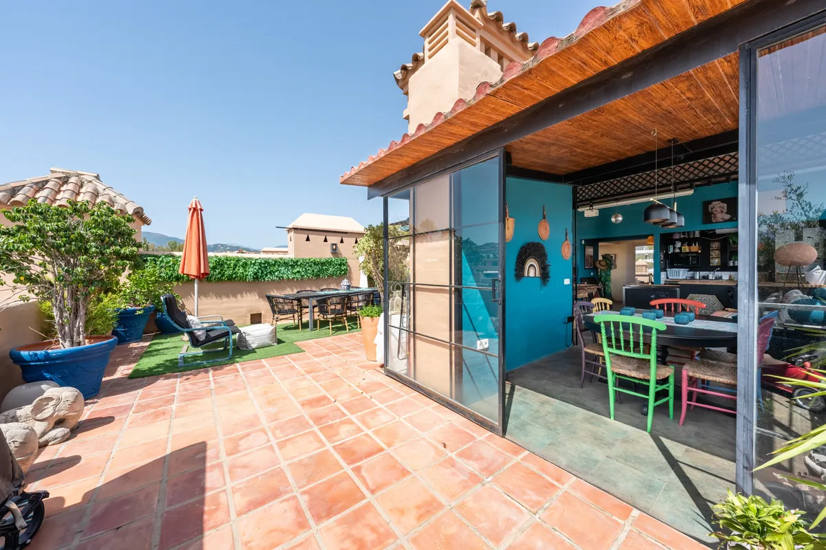 e7320cd8-d8c9-47ac-94f8-dbd642bc3f42