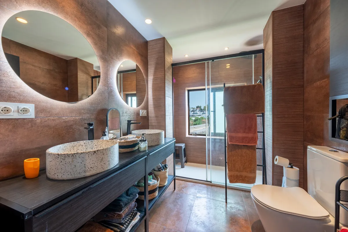 ef6c2335-7673-4779-8d12-02e2a117bbf2