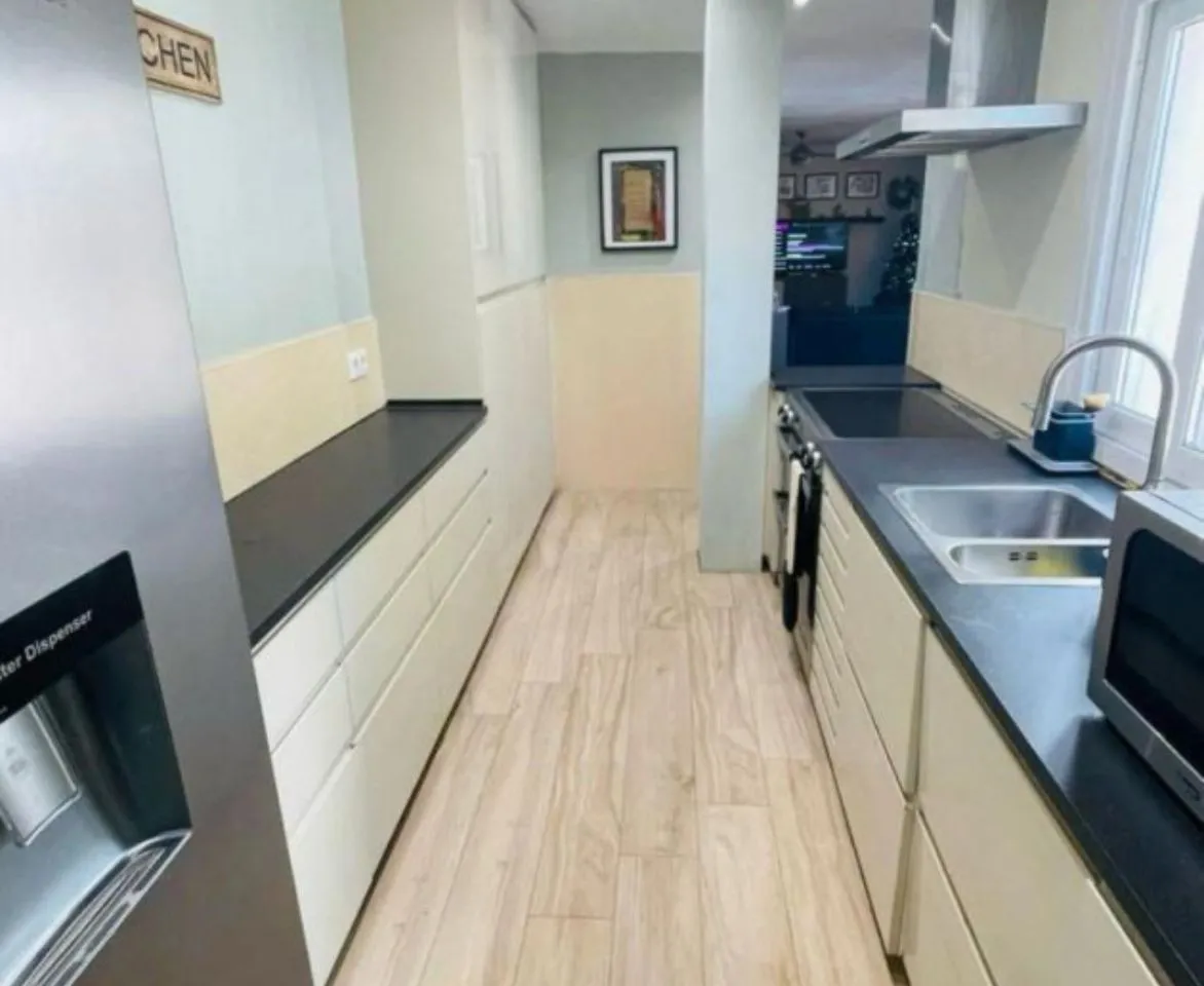 439d521e-279b-4c49-987d-fc1d5a706be2