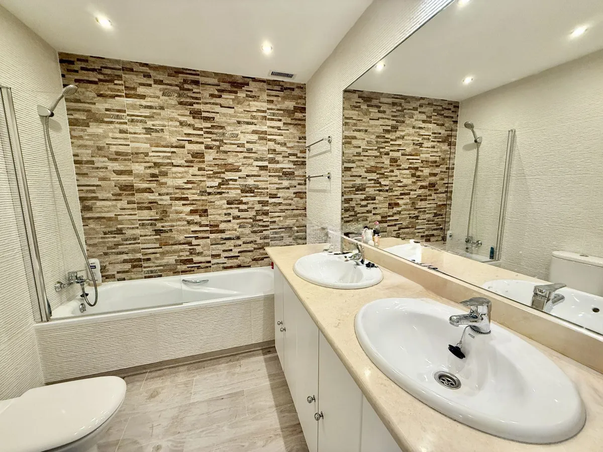 6d4d91ff-14e1-4782-879f-1ff079685962