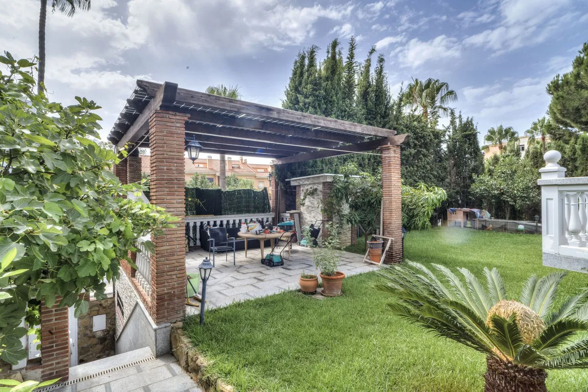 864c9f49-6e04-45b0-8a59-fdf966a6b737