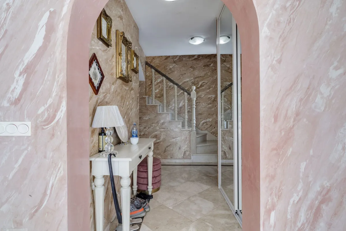 8f90e12e-53ab-4c9b-90e9-c7e838612c8a