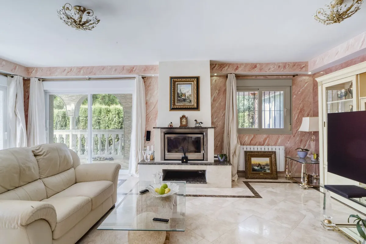 f9416a78-f22c-4e28-830a-7305c15bb7dc