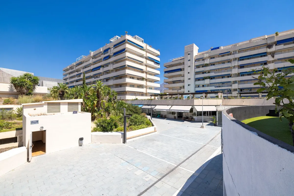 8f3acc2f-76e0-4fe1-a79a-9d28f1699569