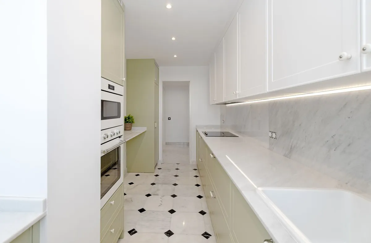 b46065e7-b7ba-4117-a689-16101e835304