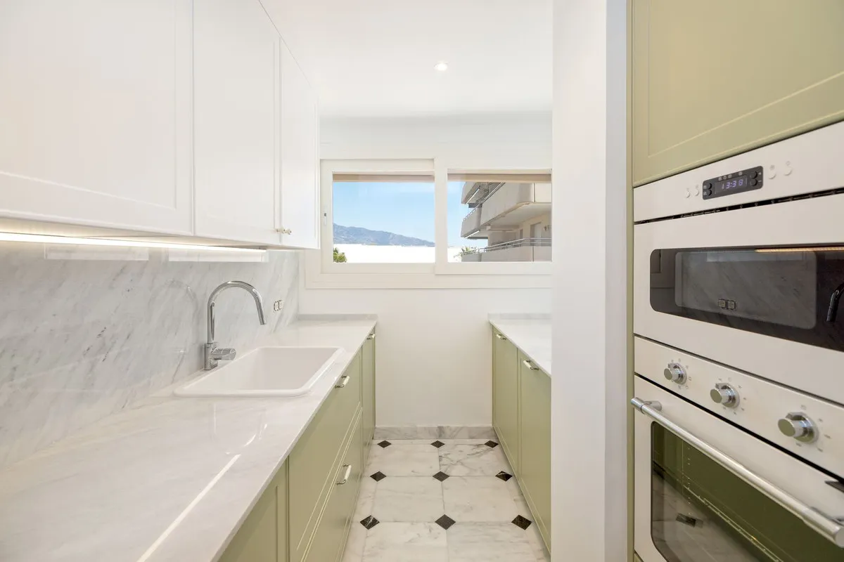 c1c51b3b-a377-4d0f-9053-f958a21bf3a7