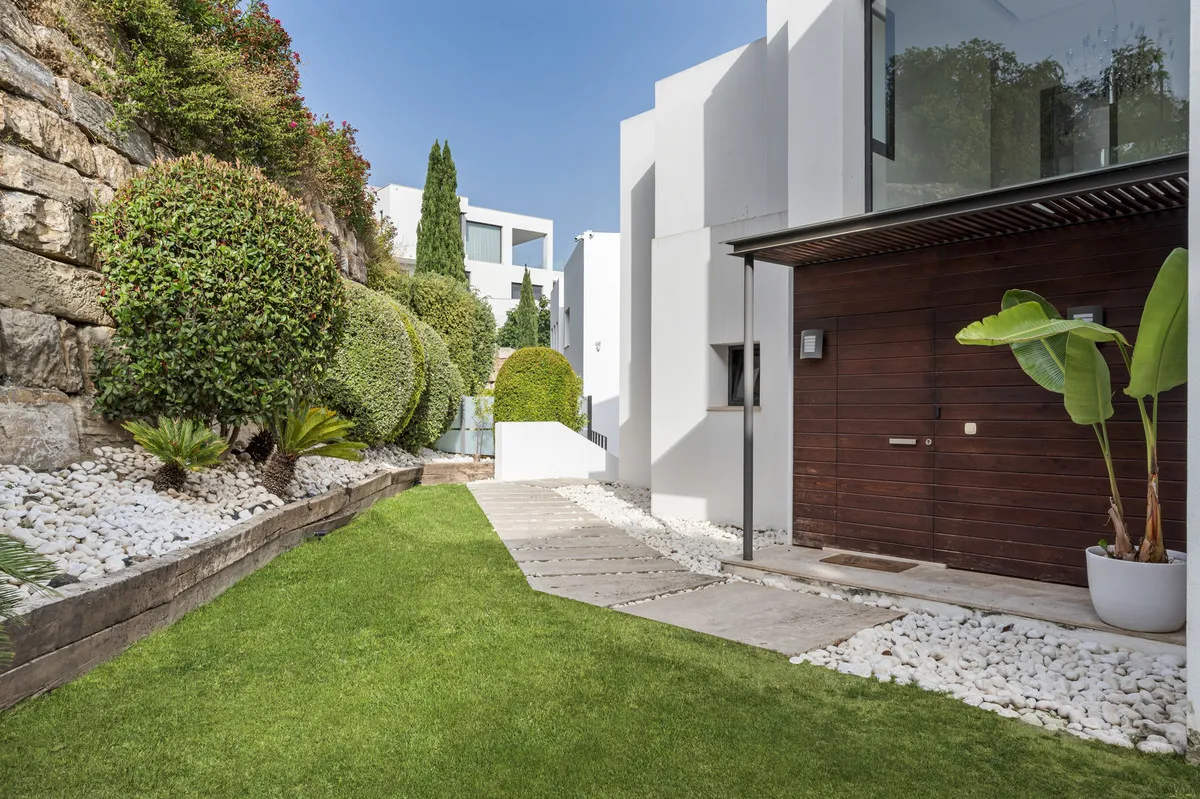 4648ebf2-6533-4bbf-aa7c-d18e9a864003