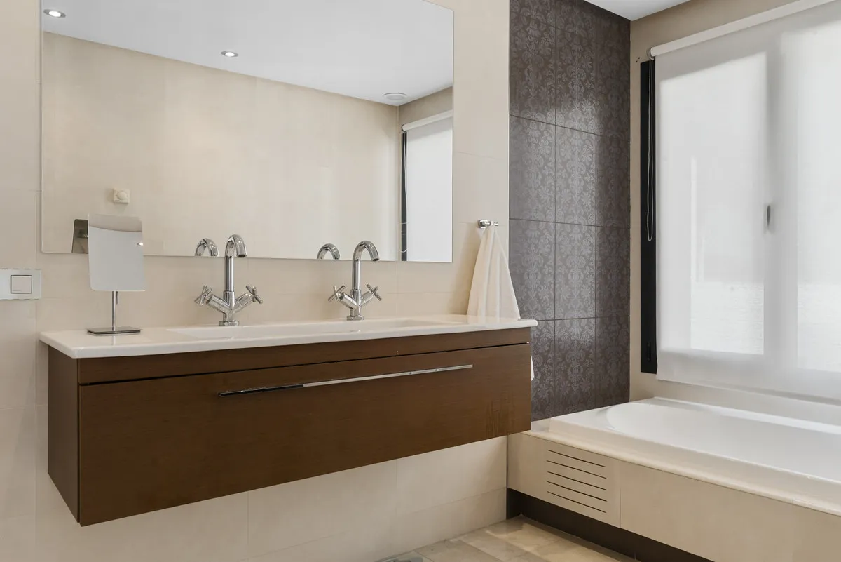 626e74ff-1a5c-4dc1-a732-e9297b78daab