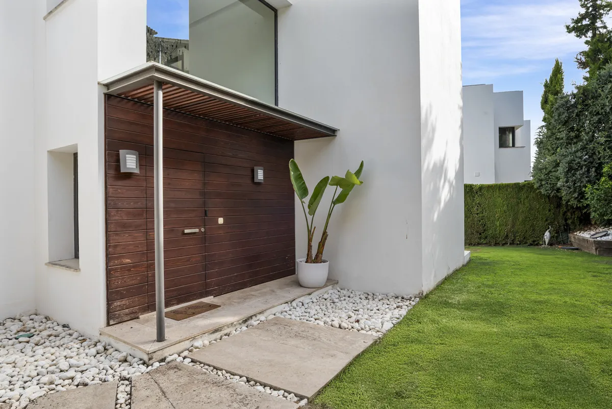 ca80f9c4-8619-4777-bc48-be18c1da6ee4