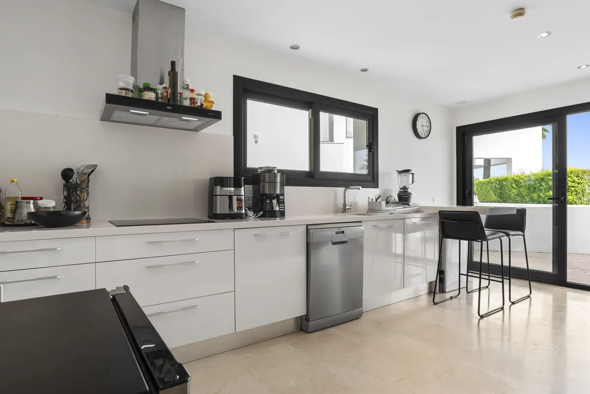 f48531b6-479d-4ffe-bf19-e01f89ab4250