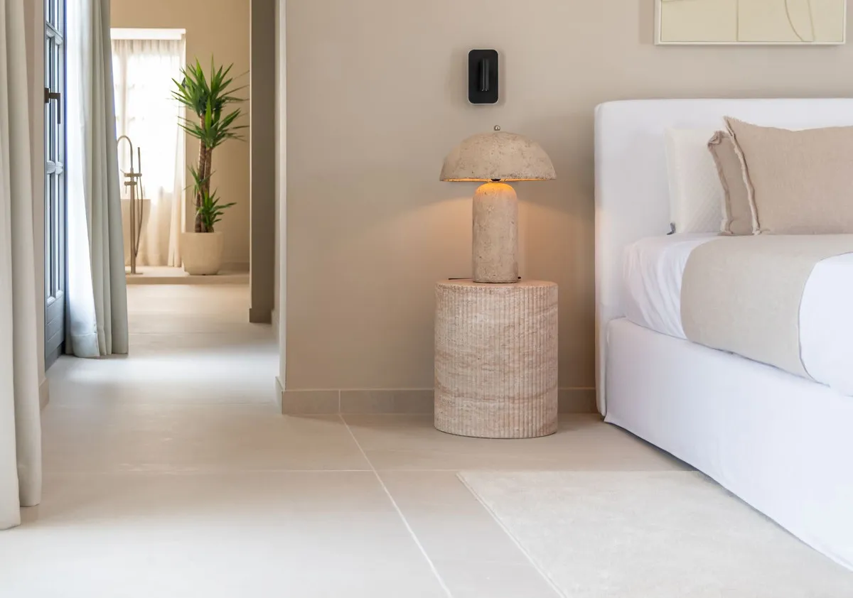 e0205842-9c45-46ab-8f67-4a9577655d4b