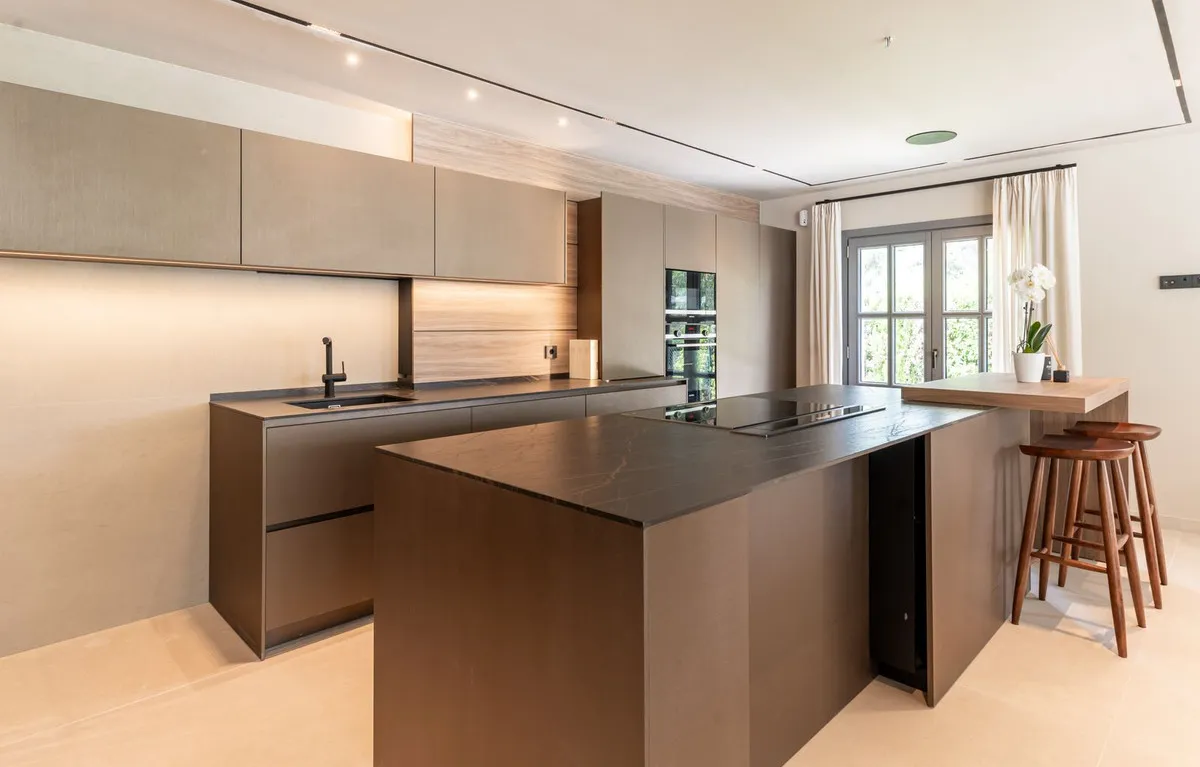 f7e4869d-ab1f-483b-ab02-558f675c387e