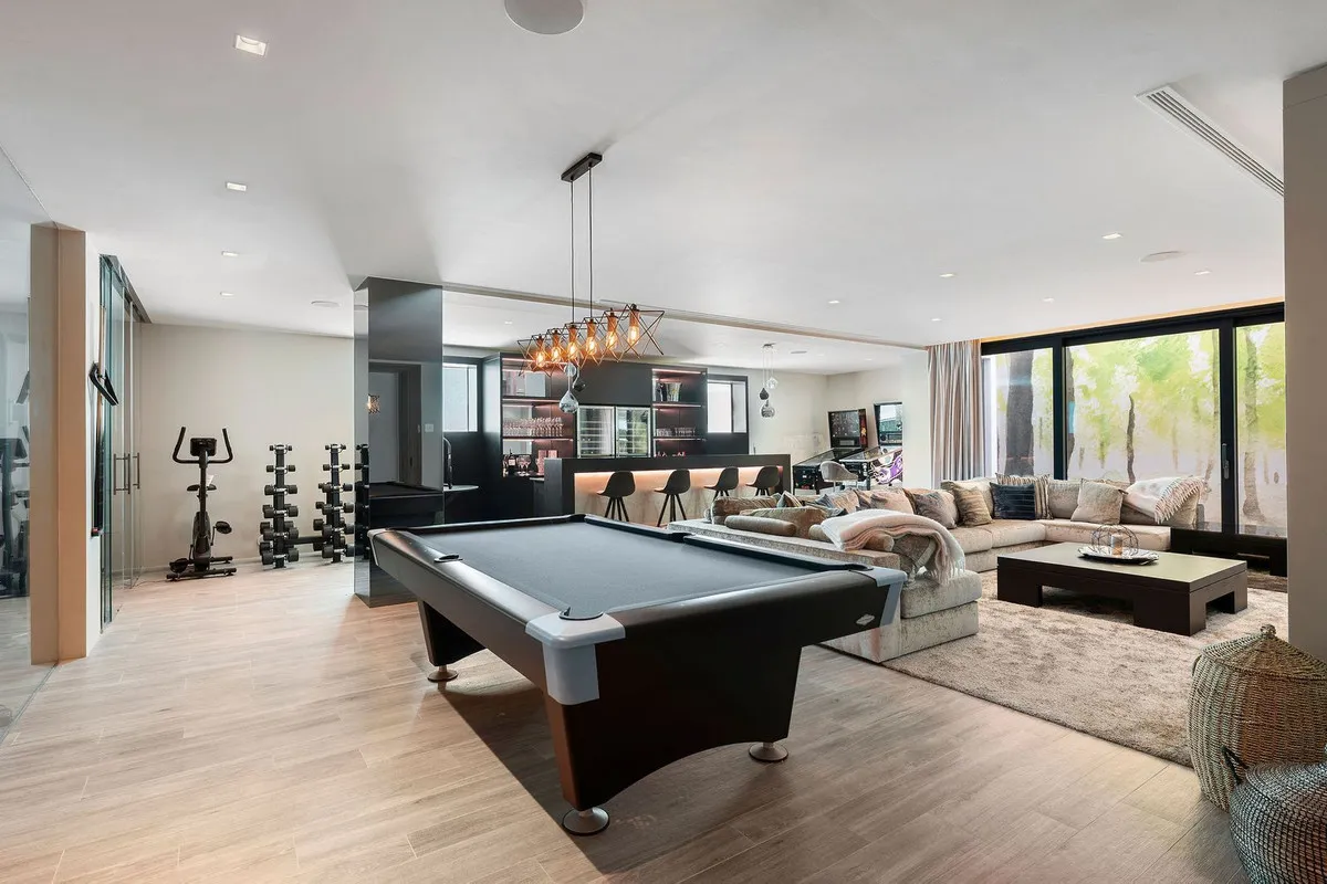 2a396411-376a-44c7-ba9d-2b23f6a07931