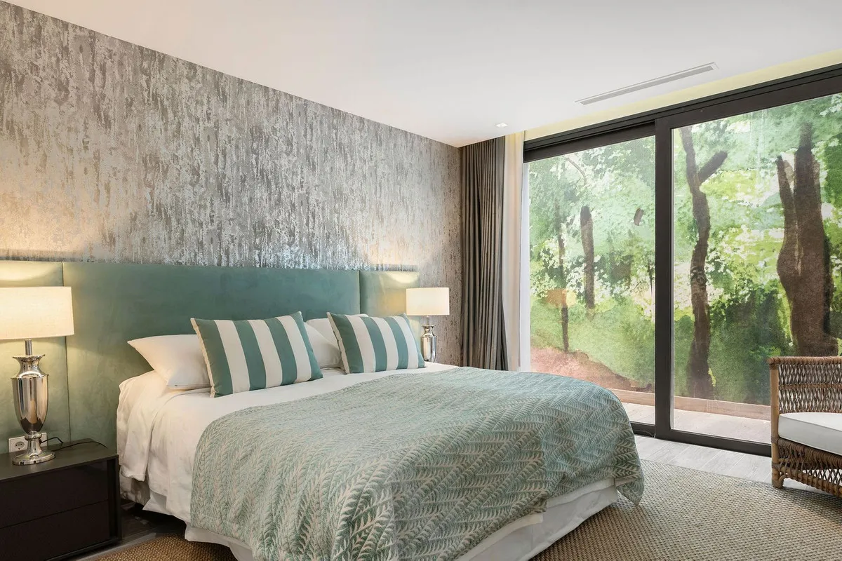 7c6287f7-6a99-485e-8aab-92b496fb5ed2