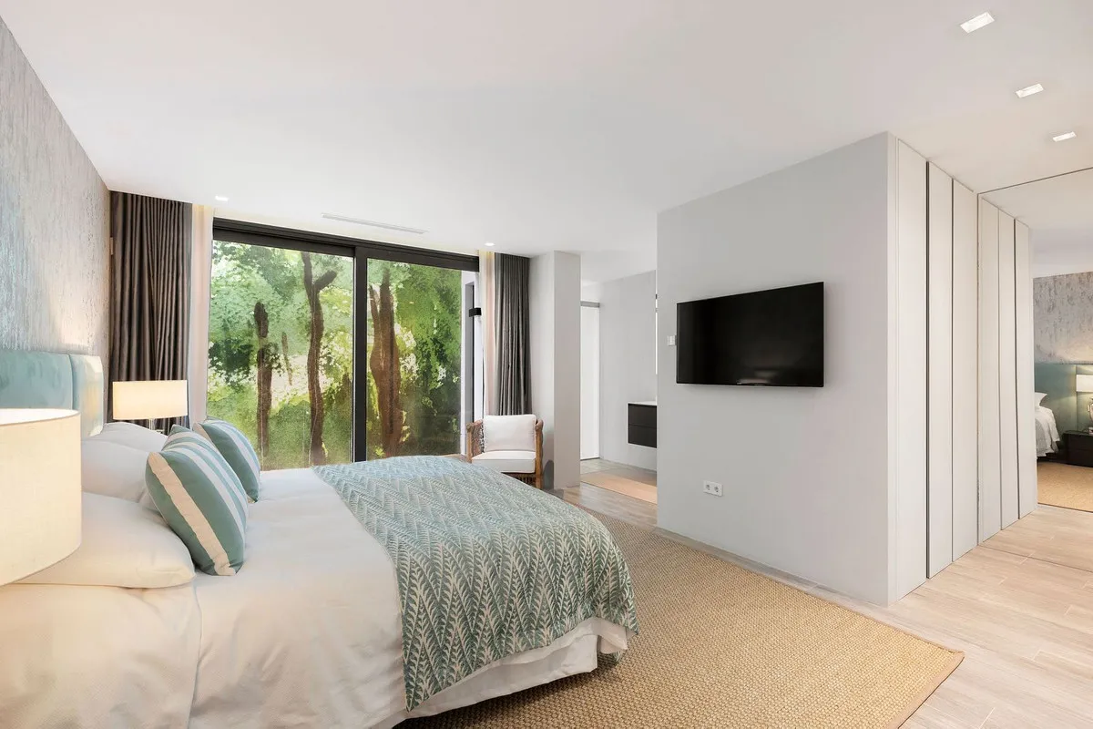 7d687562-b284-4da3-8b83-a028927c1b1c