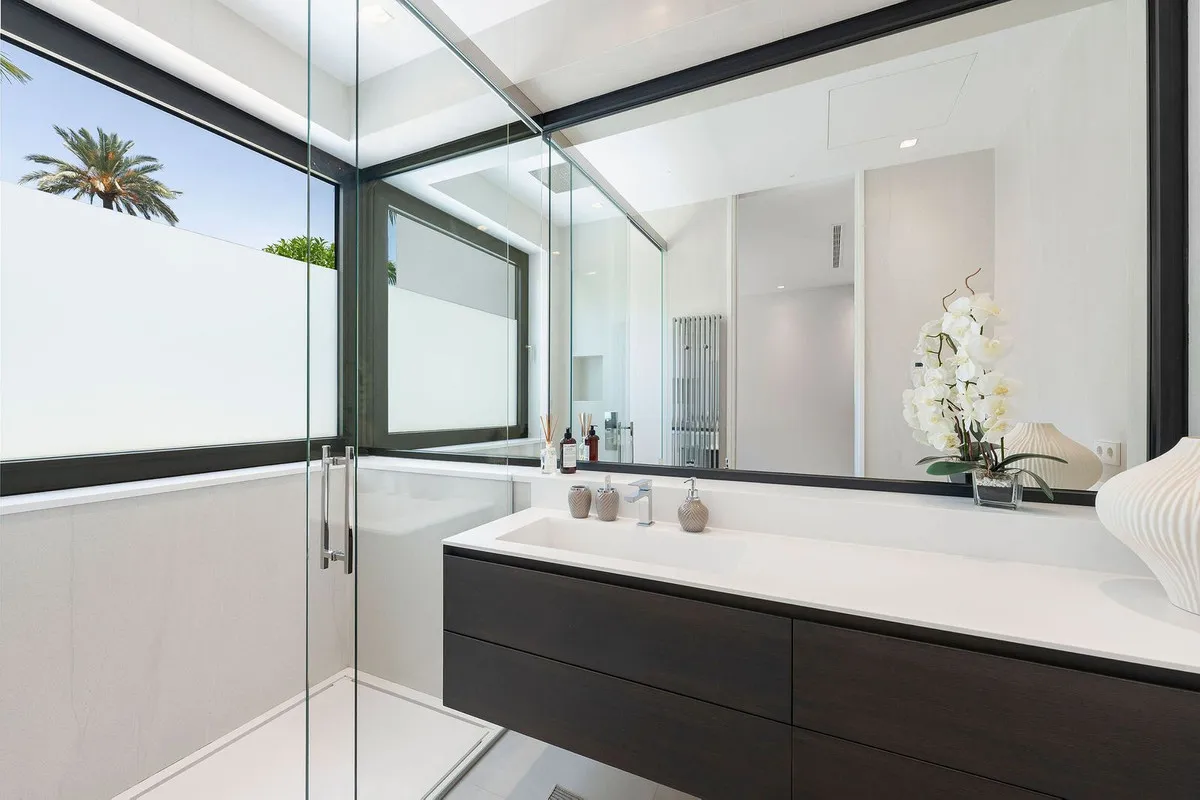 ec6772d9-14ad-471a-ac24-85e0c0061b0d