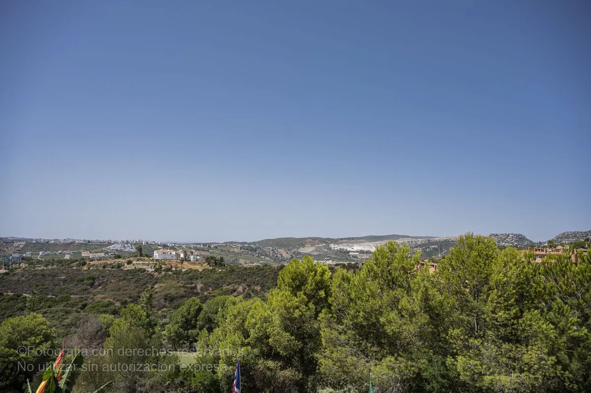 67f16937-a24a-439e-adf8-943428196d93