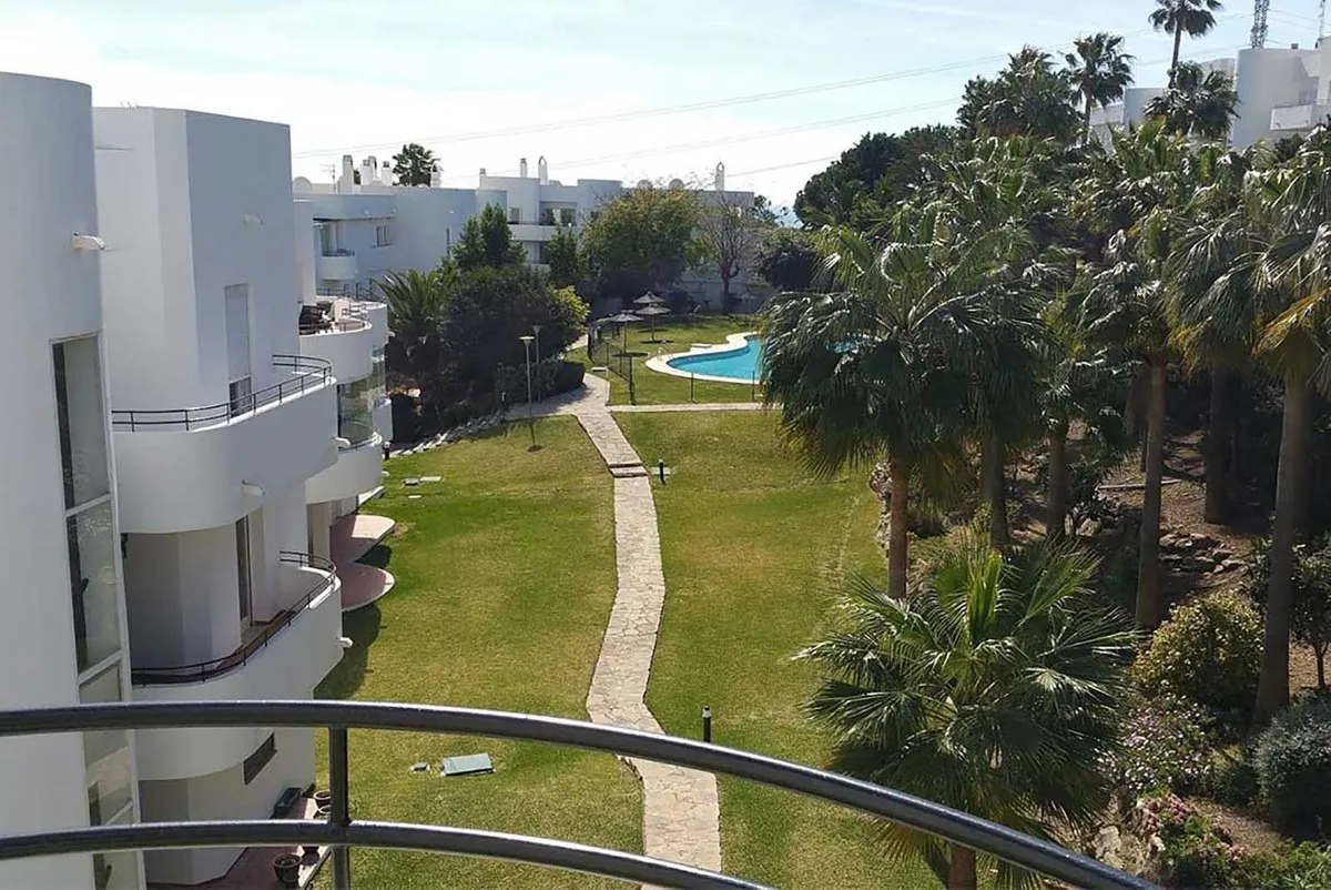 f36e80dc-b3ae-402c-a447-ecbb8861c4f4