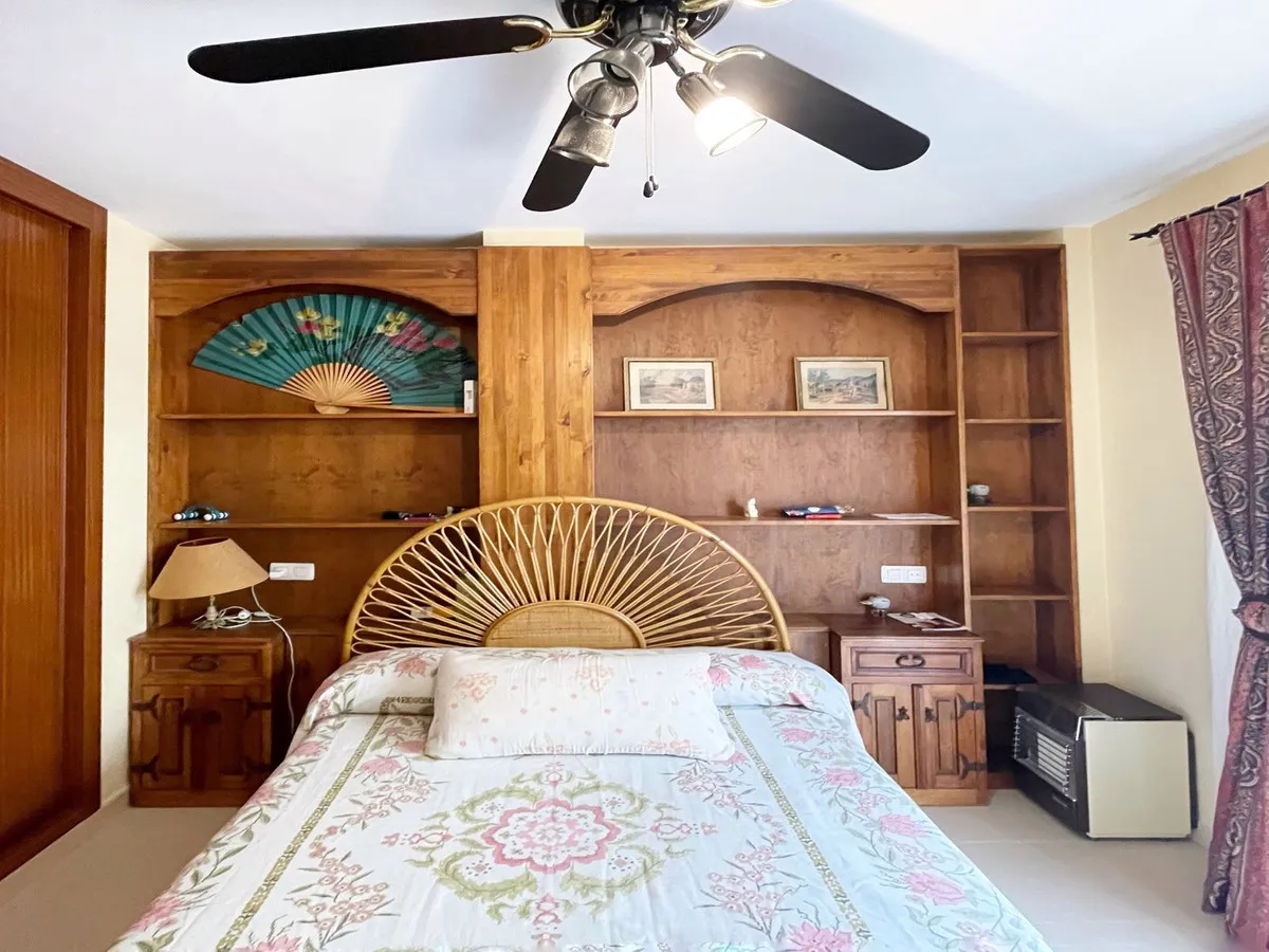 b2c04c4d-41c7-4713-889b-b78486ffab36