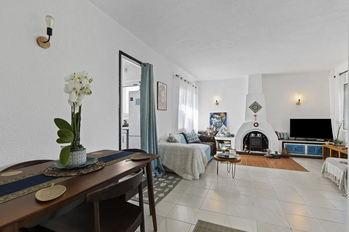 0c323d04-935e-4c81-9ae9-14cd95596f64