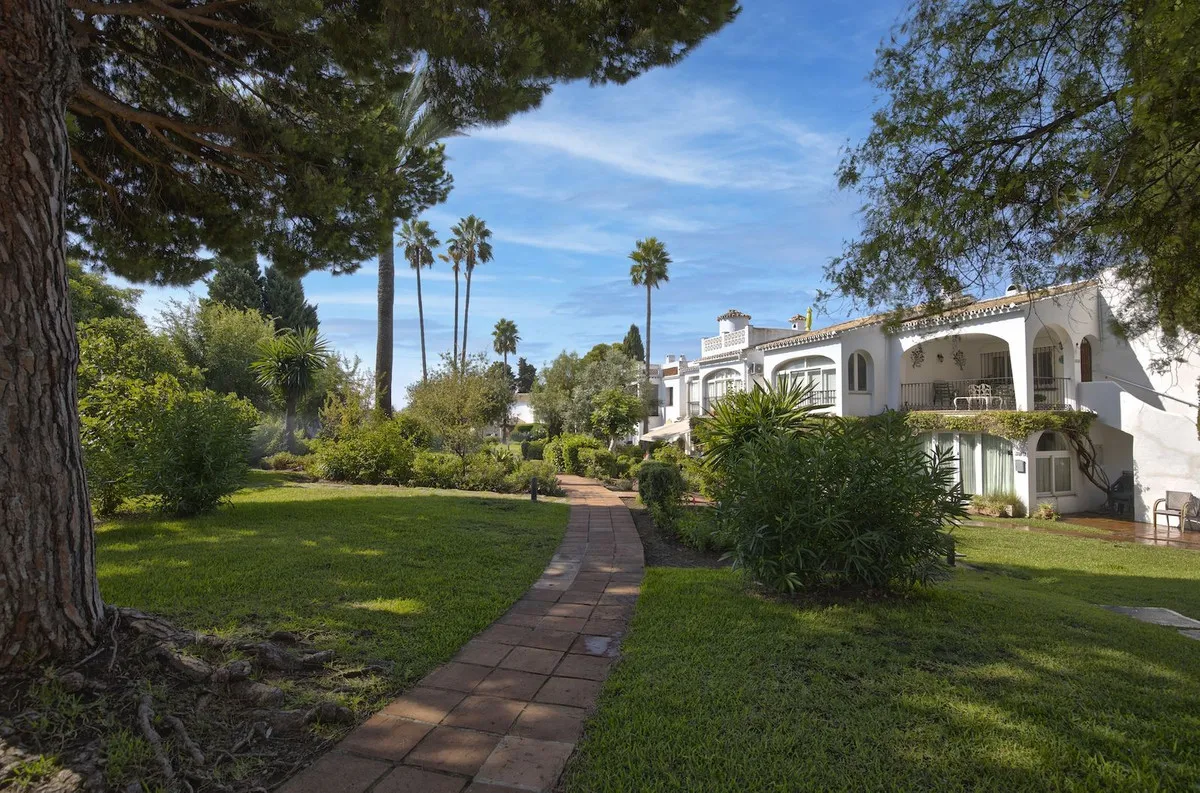 e0847116-b714-40e8-9e70-967d0c48171d