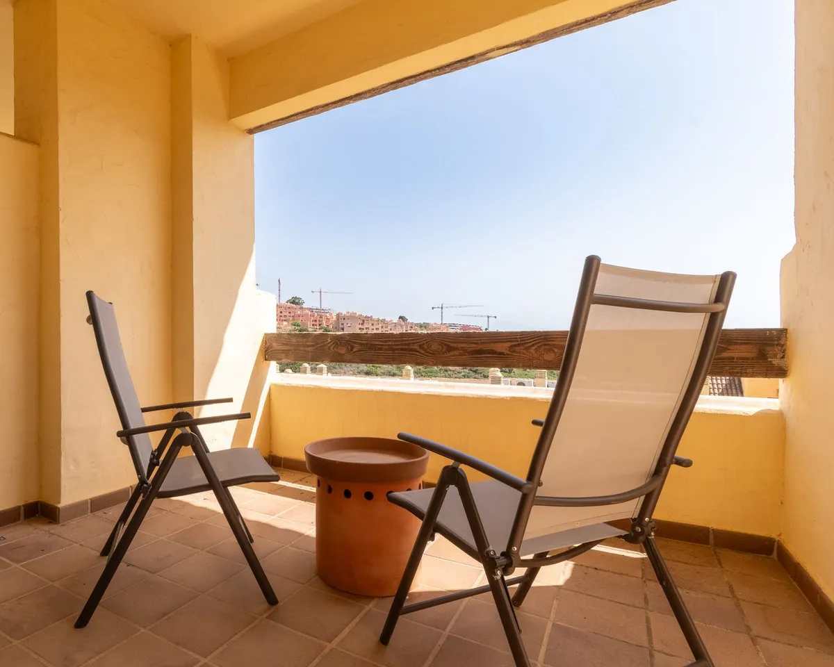 8271d8f8-5b9c-4e87-929b-70f44e1ccb55