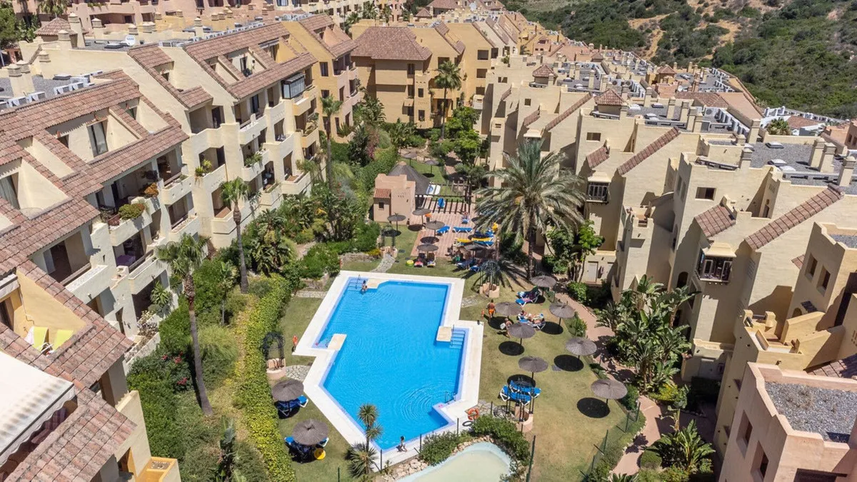 d4f77bee-c569-4c89-8c3a-3a182ca6f3ff