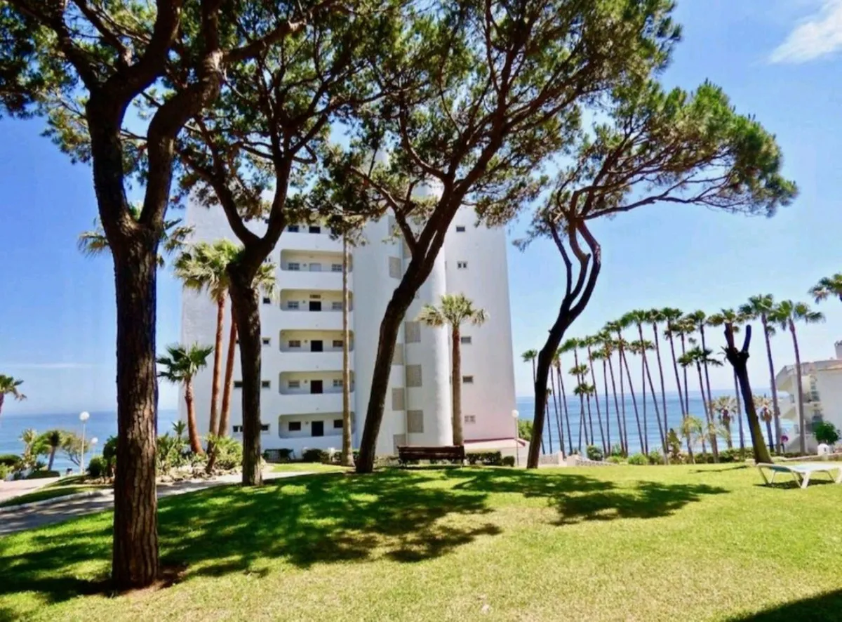 a9409cbb-9207-47b2-ae21-a47a913d9e68