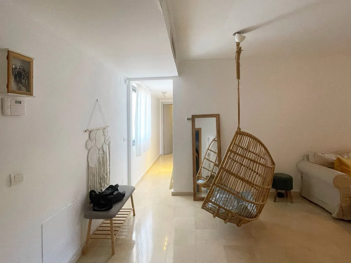 c8acb2d5-cede-413d-8e90-b20a28b1dbe8