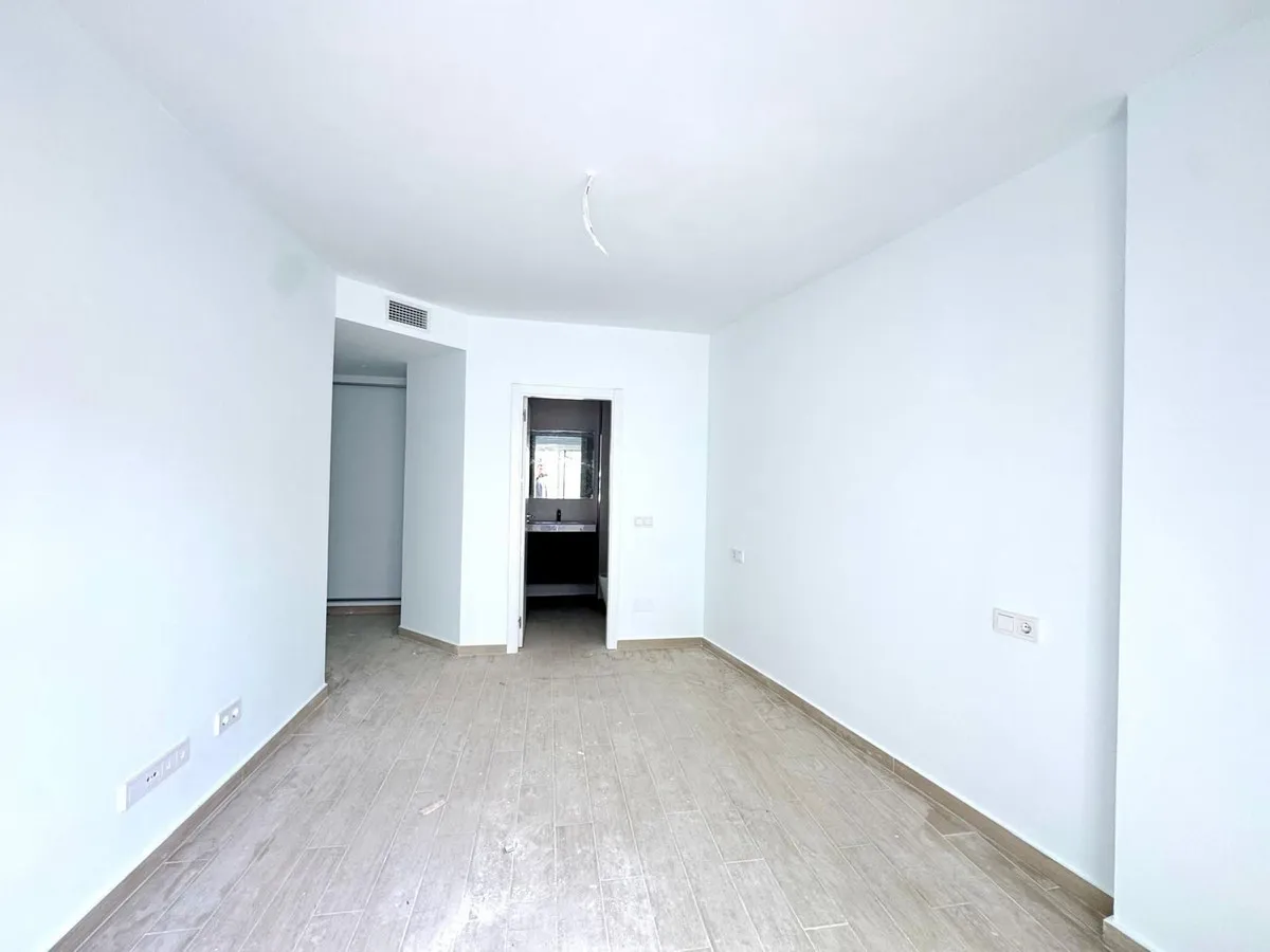 103e5fc6-497a-46dd-b0ba-8da2f49f744a