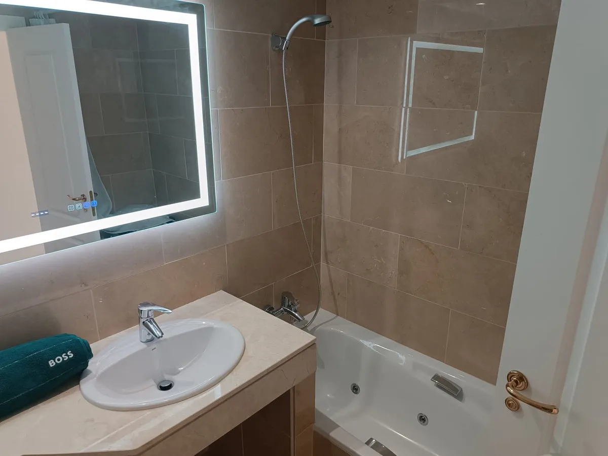 35f28062-816a-43bd-8011-fa1e562c8da2