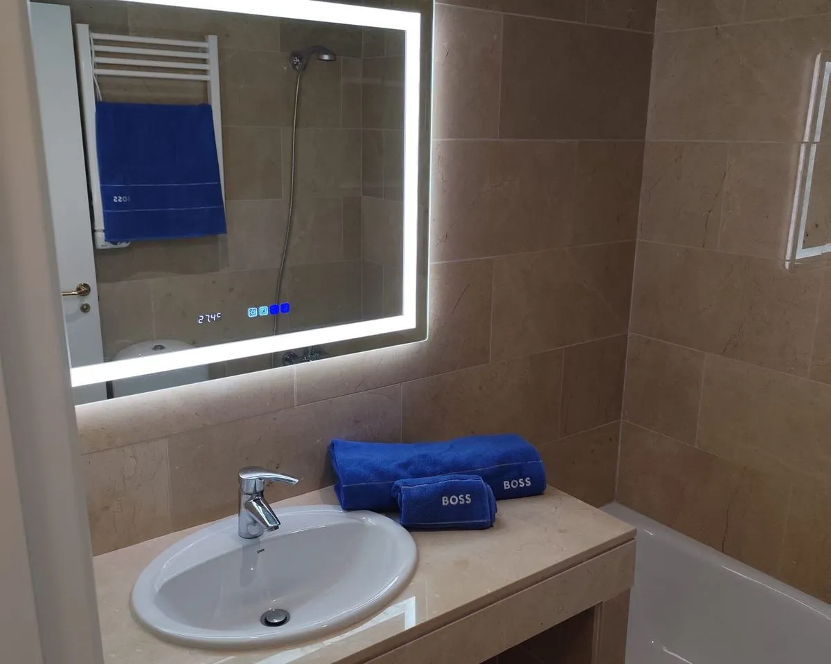 b37df9c3-26c9-4116-ae7e-67cdd6da0376