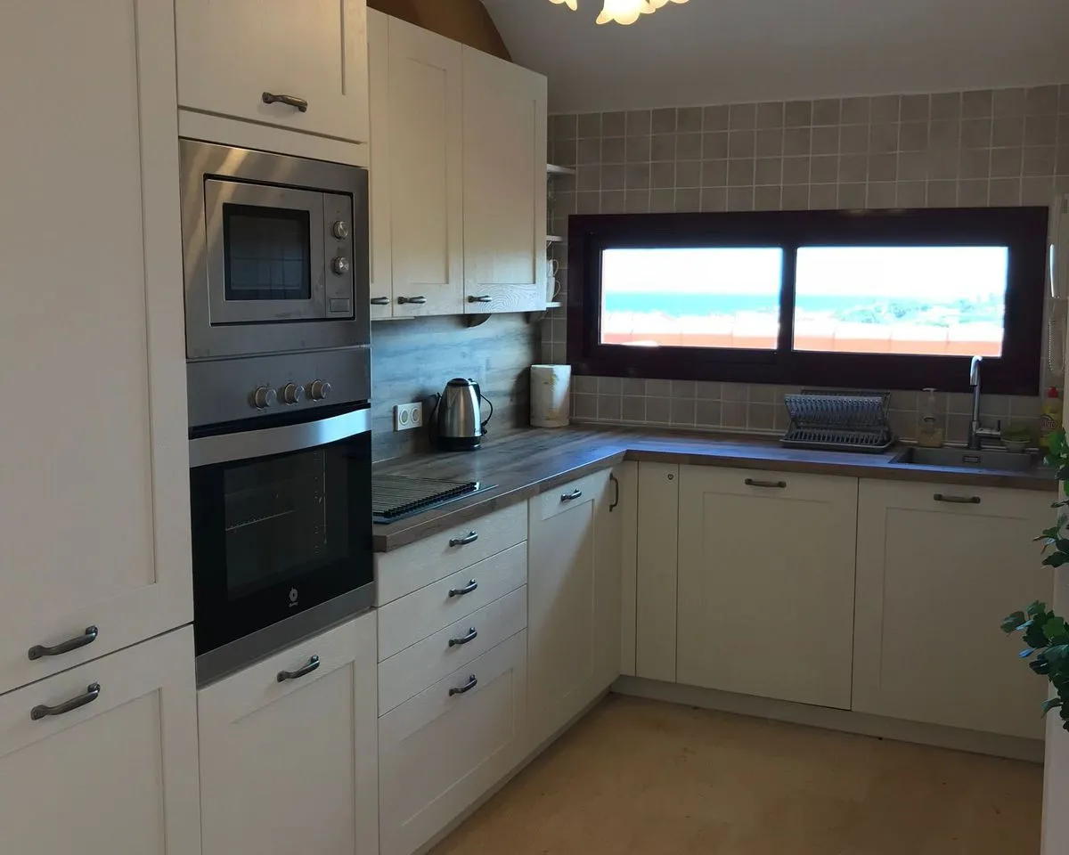 f6da93f0-f4fd-4c5b-af3a-0569680cd2ed