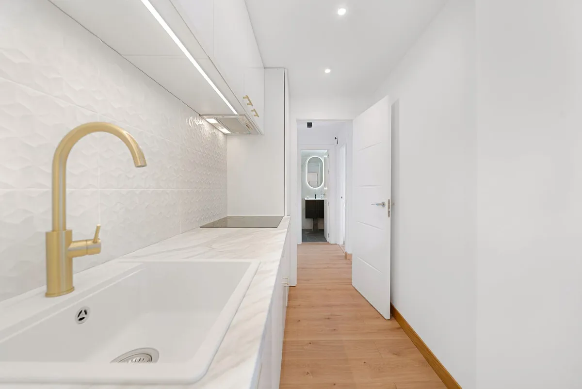 98649e0b-b76e-48e4-874b-f749570789cb