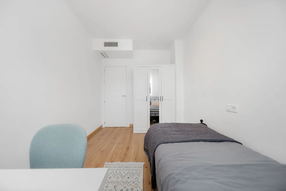 fdfdc798-b069-4c02-a1a1-725dd040aa0e