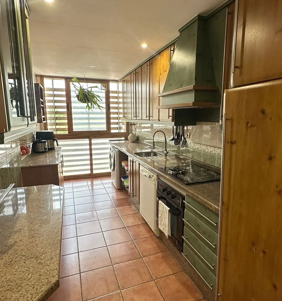 dcc025f0-8edc-4329-931d-c1d5809d9baa