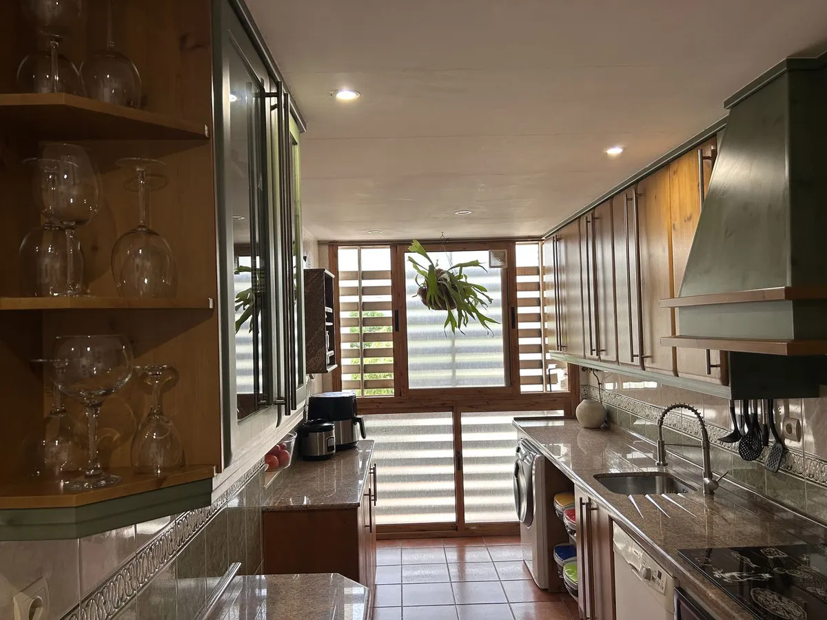 e8c34051-1c40-4c02-8899-b05935c8abce