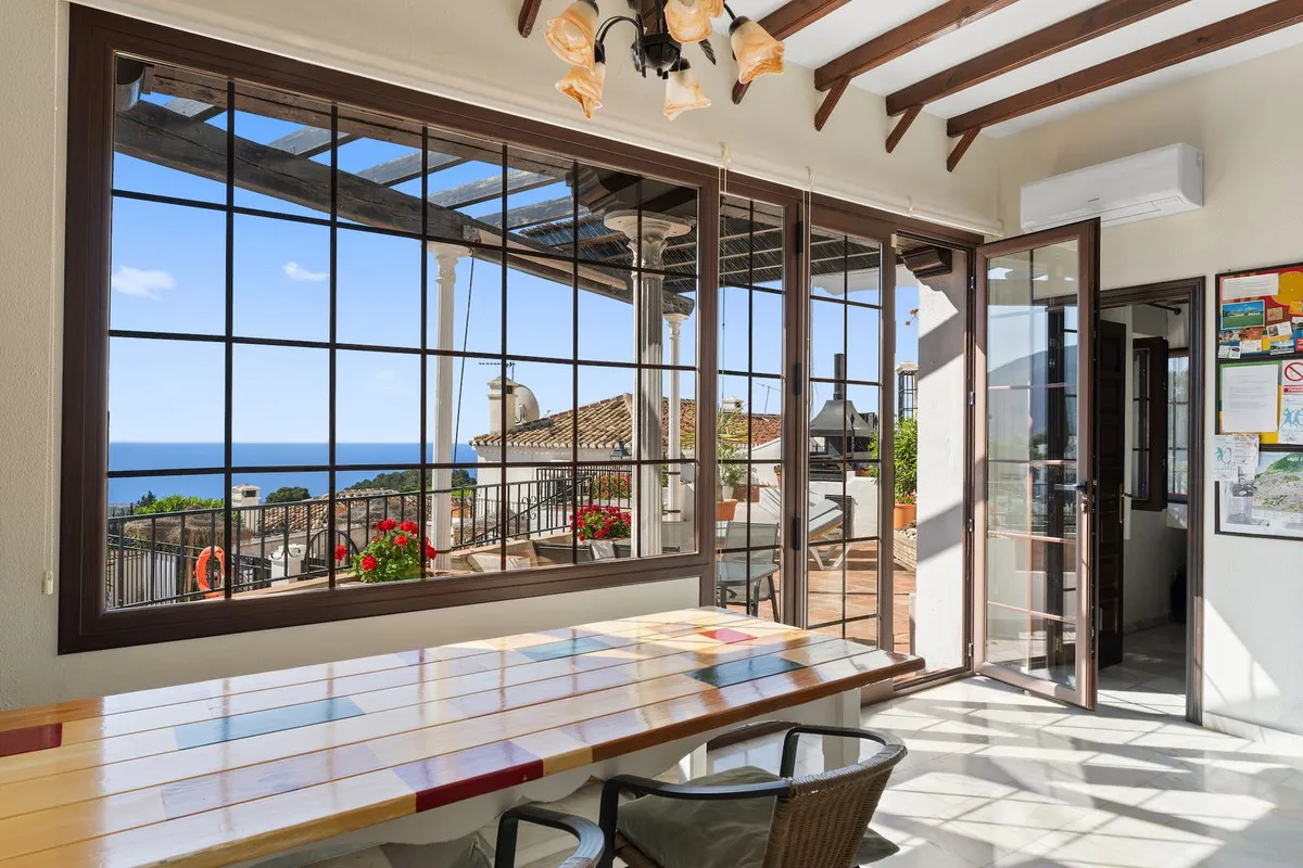 6b217d95-015d-408d-b6f2-2fb1014e0aa2